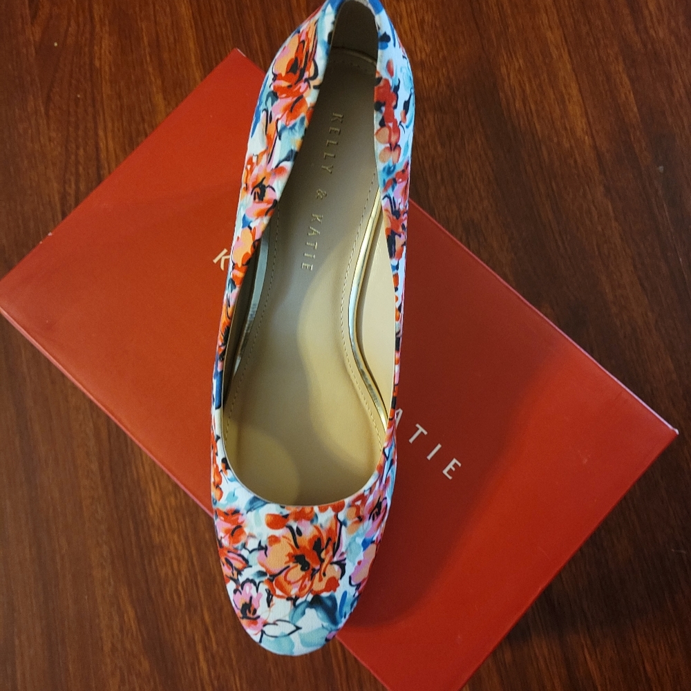 Kelly and Katie floral wedge 9.5 - Picture 2 of 7